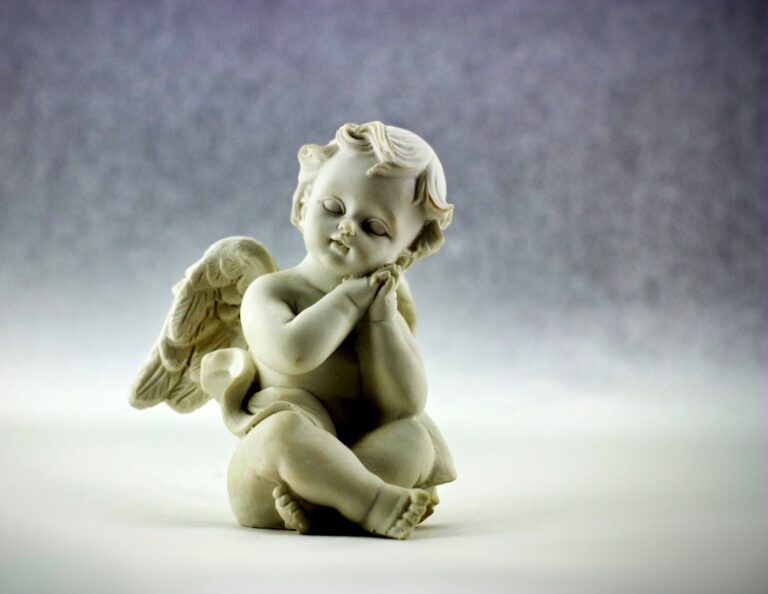 Come scegliere una statuetta d'angelo?